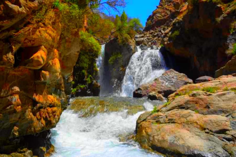 2 Days Desert Agafay and Atlas Mountains Trek From Marrakech - Should you book the 2 Day Desert Agafay and Atlas Mountains trek?