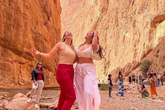 3 Days Tour from Marrakech to Merzouga Desert with Luxury Camp - Luxury Desert Camp, Private Bathroom, and a Berber Dinner With Live Entertainment