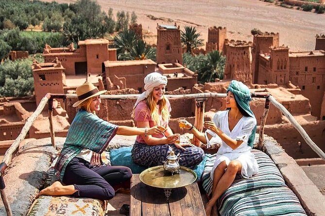 7 days Tour from Tangier to Marrakech Morocco Tours - Day 4: Ifrane, Azrou cedar forest apes, and the Erg Chebbi sunset camel ride