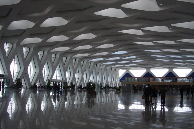 Airport transfer Marrakech: Transfer to your hotel in Marrakech - A Marrakech Menara airport transfer that keeps your first hour calm