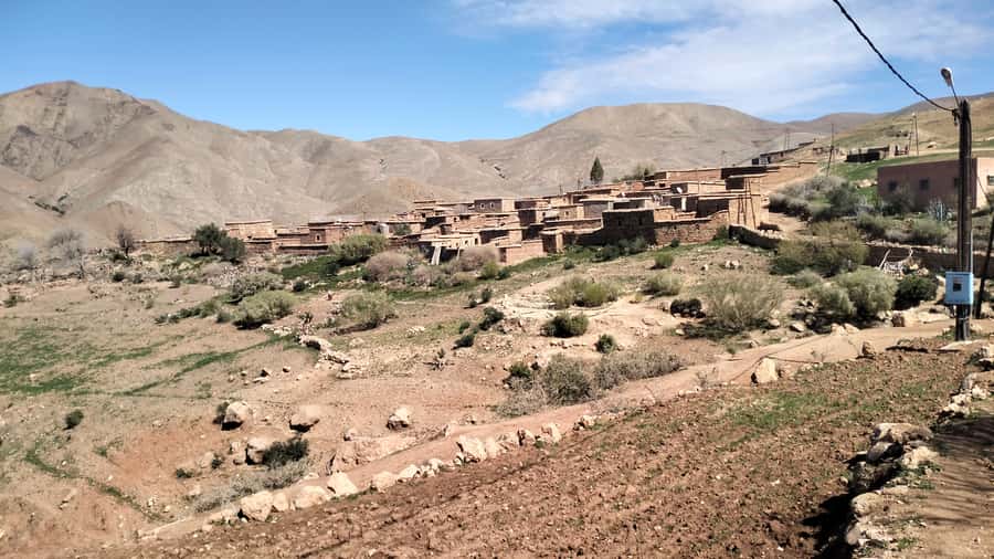 Atlas Mountains and 4 Valleys Day Trip - Lunch in Ait Souka: a Berber house meal that feels like daily life