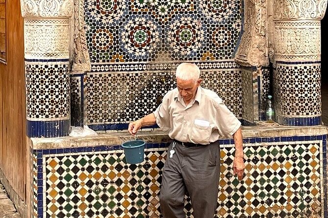 Authentic Fez tour - Kairaouine Mosque: seeing how an old university is still active