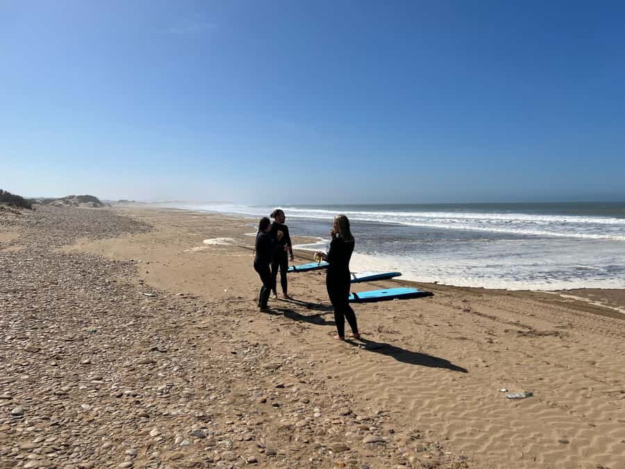 Beginners friendly surf in nice spots - Who should book this beginner surf session