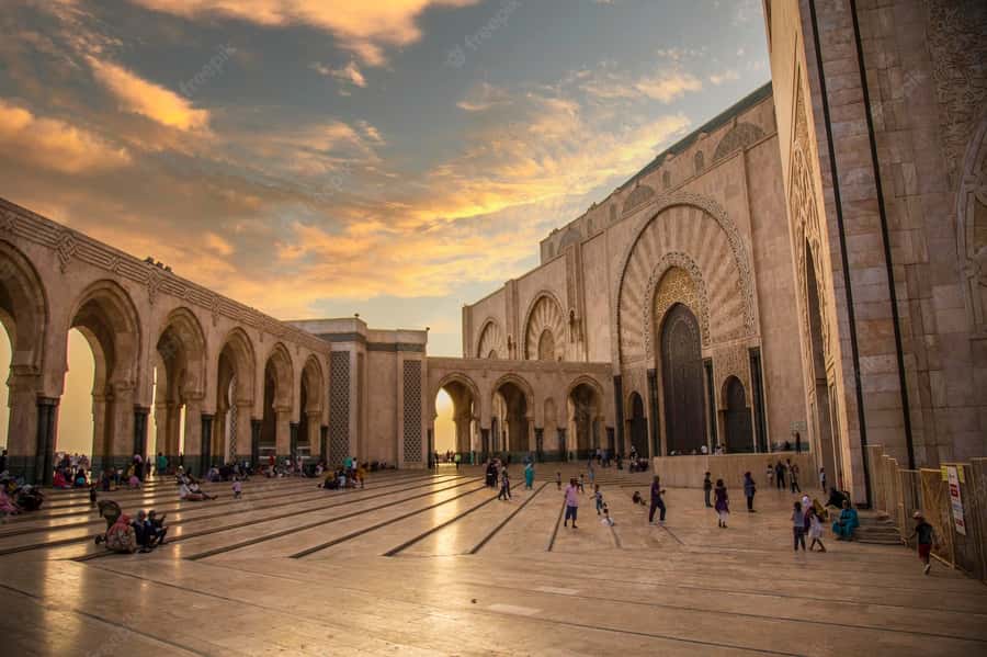 Casablanca City Night Tour and Traditional Moroccan Dinner - Should you book this Casablanca City Night Tour and Traditional Moroccan Dinner?