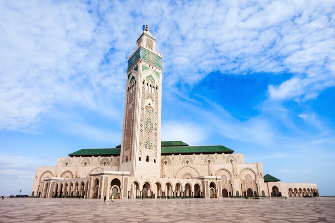Casablanca City Tour: Hassan II Mosque, Arab League Park & Sights - Arab League Park plus Notre Dame of Lourdes for a balanced sight mix