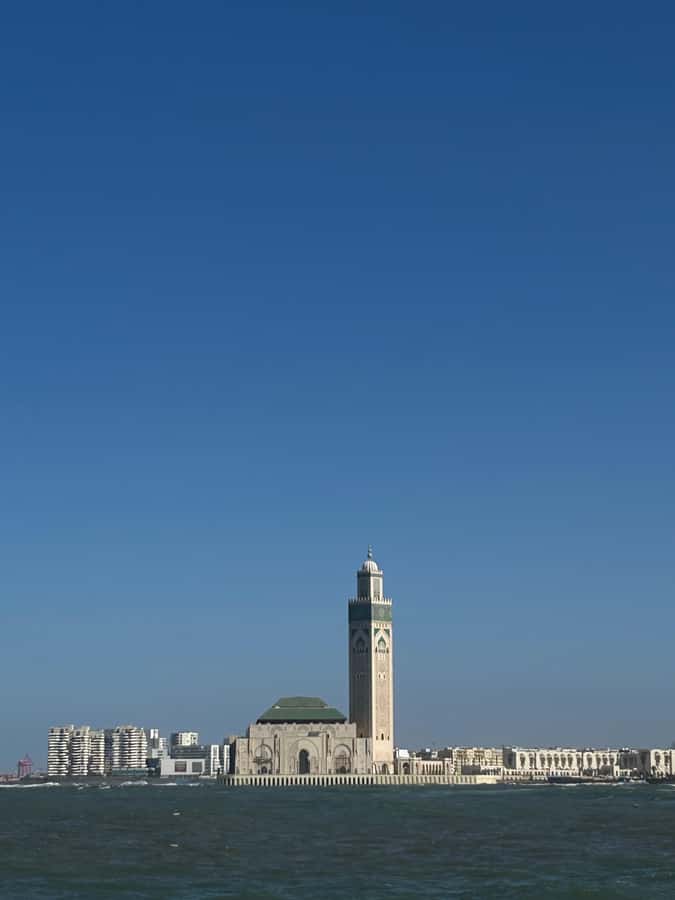 Casablanca Day Tour from Marrakech and Big Mosque Visit - Lunch in Casablanca: make the most of 110 minutes