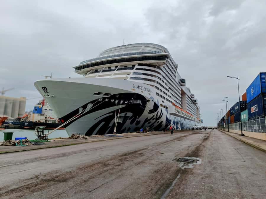 Casablanca day trip from the cruise ship passenger. - Quartier Habous (New Medina): shopping that feels easier to navigate