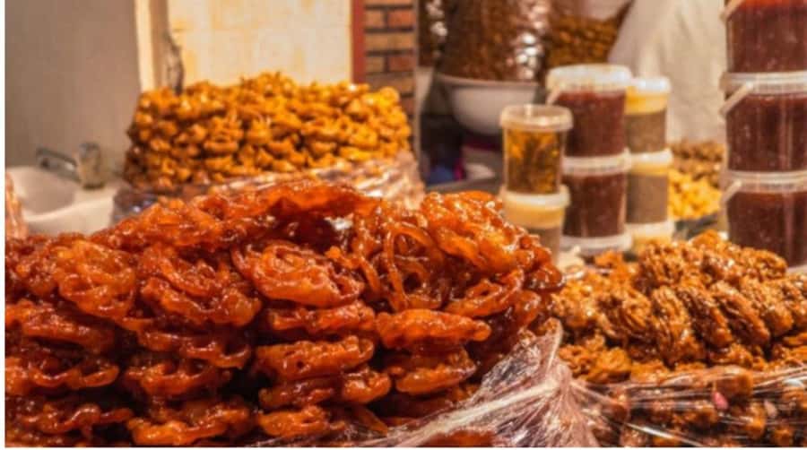 Casablanca: Food Tour with Tastings in Quartier Habous - Fish Market Stops and Oyster Tastings You Might Try