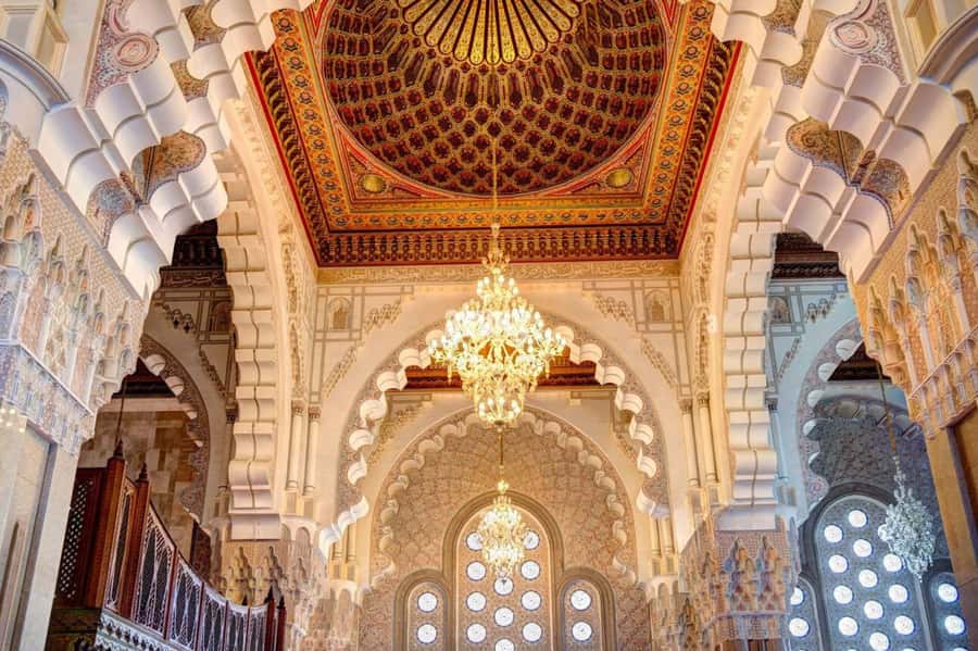 Casablanca Half Day City Tour with Professional local Guide - Getting picked up, staying cool, and why the driver matters