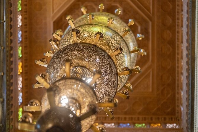 Casablanca Layover Tour with Round-Trip Airport Transfer - Quartier Habous, Royal Palace area, and the central marketplace feel