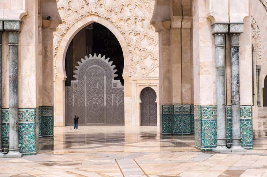 Casablanca: Private Guided Tour with Hassan II Mosque Ticket - Notre Dame de Lourdes and the church stops that explain Casablanca