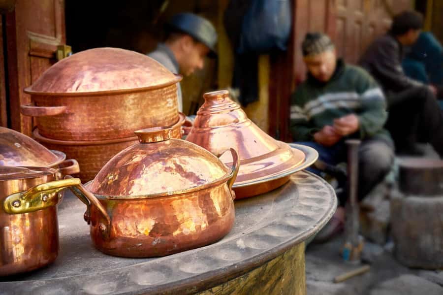 Casablanca to Fez: Scenic & Historical Day Trip with Lunch - Private Feeling with a Small Group: How the Guides and Drivers Shape the Day