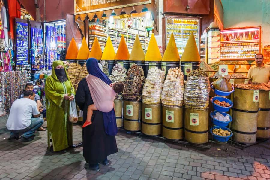 Casablanca: Traditional Souks Shopping Private Tour - Mint Tea and Moroccan Sweets: A Break That’s Actually Part of the Culture