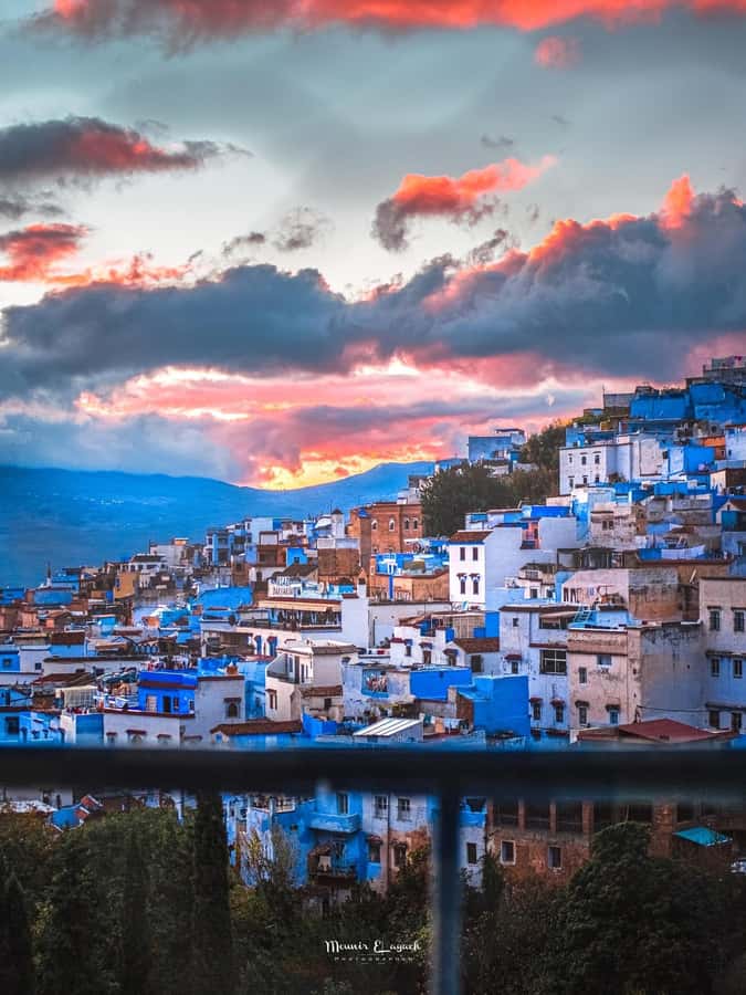 Chefchaouen tour guide - Meeting at Bab Souk, then stepping into the blue Medina
