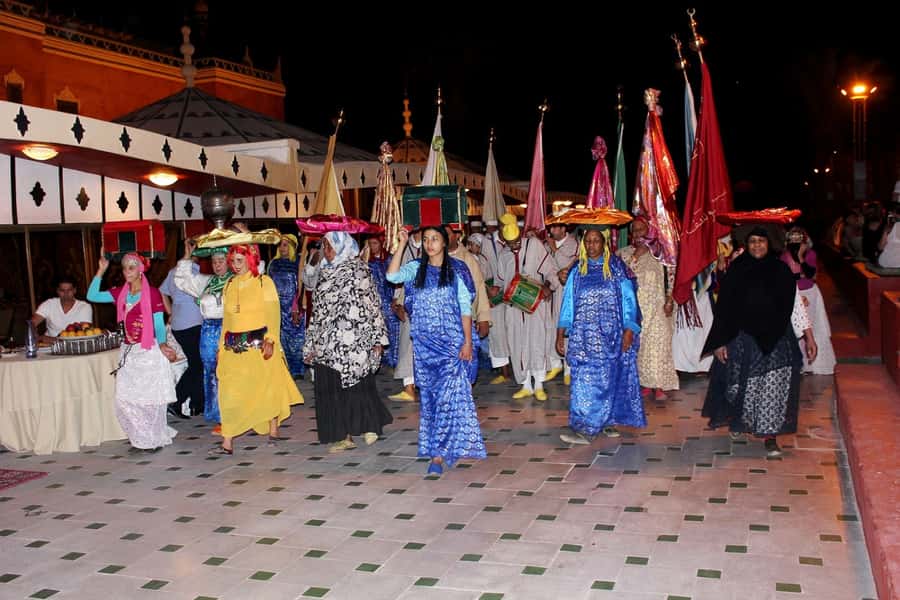Chez Ali Dinner & Horsemen Show From Marrakech - Getting there and getting seated: why transfers and pickup timing matter