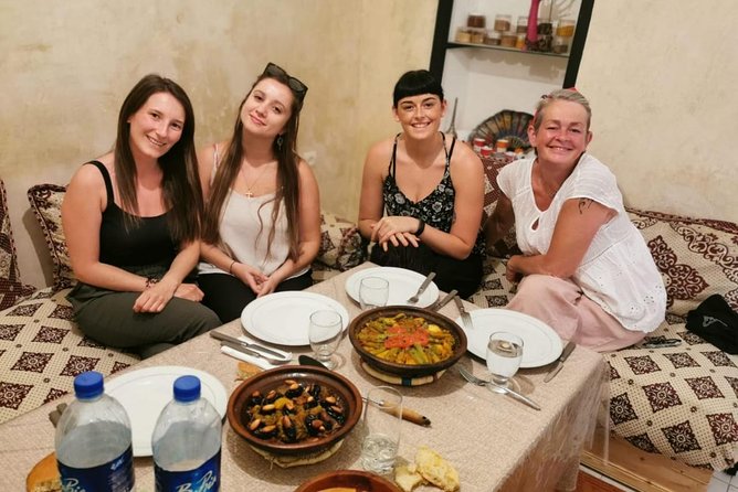 Cooking class with Chef Najla - The tea lesson: Moroccan mint tea as the class warm-up