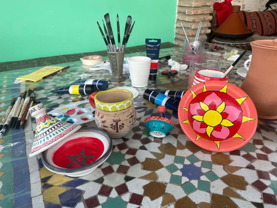 Creative Painting on Fes Pottery - Language Support and the Small-Group Advantage