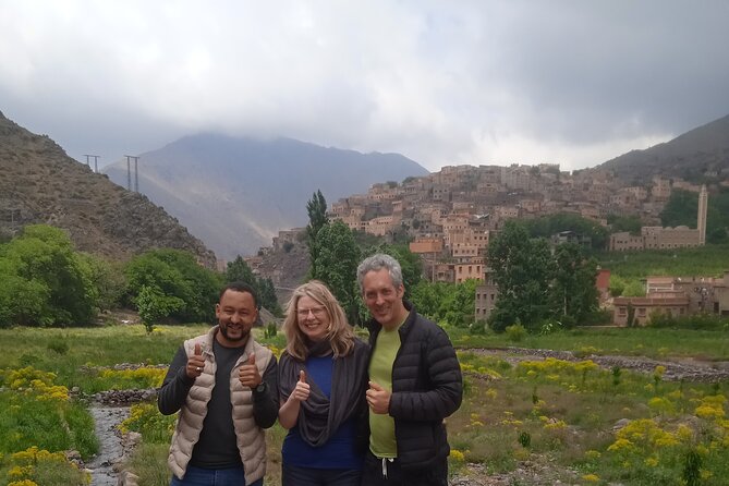 De Marrakech: Visite des montagnes de l'Atlas avec un guide - Pickup, Drive Time, and Group Size (Small, but Not Silent)
