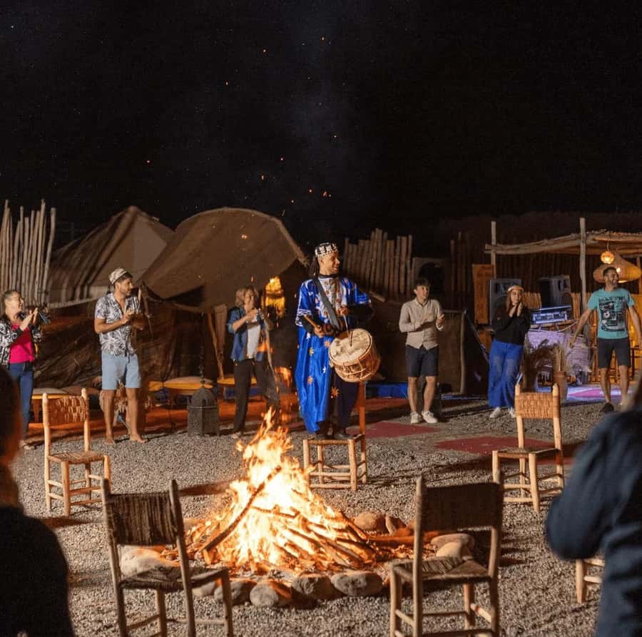 DINNER IN AGAFAY DESERT UNDER THE STARS WITH SHOW AND CAMELS - What the guides do well, especially with timing and care