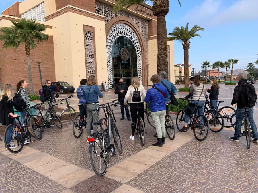 Dutch Bike Tour in Marrakech with Local Guide - Koutoubia Mosque and Bab Agnaou: Quick Sightseeing With Real Street Context