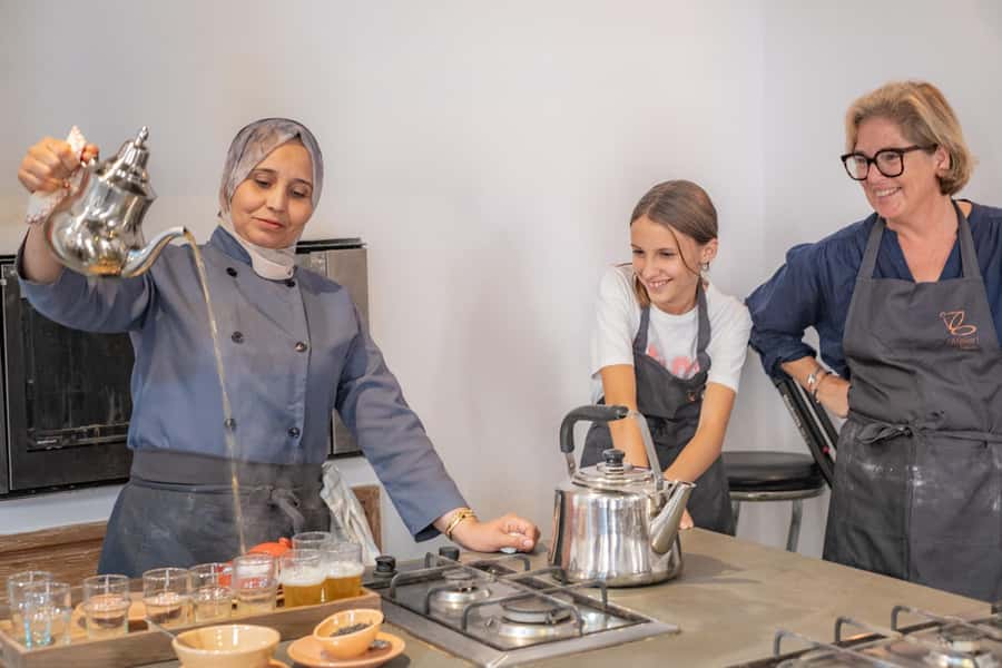 Essaouira: Moroccan pastry workshop - The mint tea ceremony, practiced with your tasting