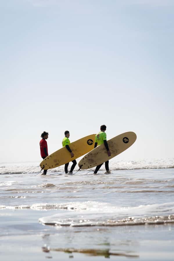 Essaouira: Surf Lesson with changing rooms & Hot showers - How to Plan Your Day Around Wind and Waves