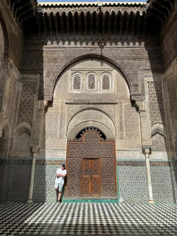 Fes City Tour: Discover the Medina's Treasures - Entering Fes Medina through big landmarks, not guesswork