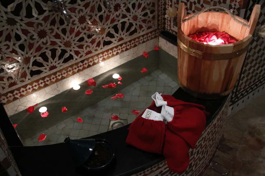 Fes: Traditional Hammam Massage in a Luxury Palace - Light Tapas After: A Surprisingly Smart Finish