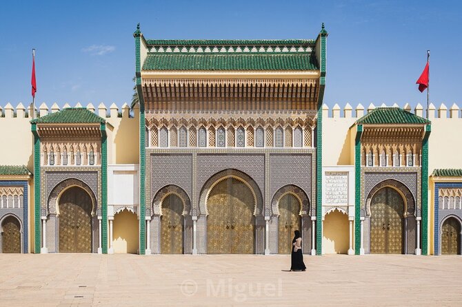 Fes wonders - Boujloud Square, the medina entrance that sets the tone