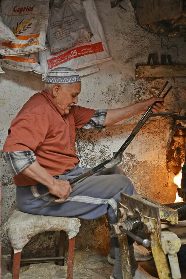 Fez: Walking Tour in the Ancient City of Fez - Seffarine Square, Dar Dheb, and finishing at Rcif Square