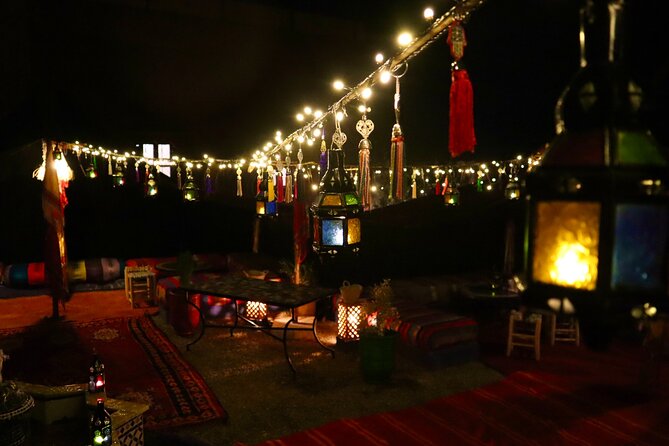 Fly in a hot air balloon in the sky of the Atlas in Marrakech - At the camp: tea, balloon prep, and the real mood