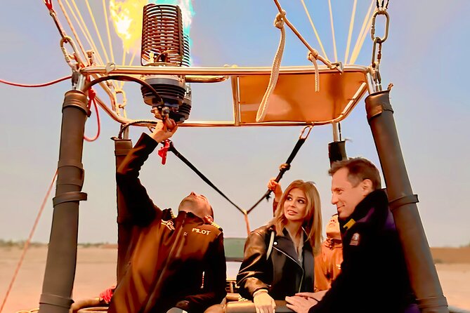 Fly in a hot air balloon in the sky of the Atlas in Marrakech - Landing and the post-flight moment