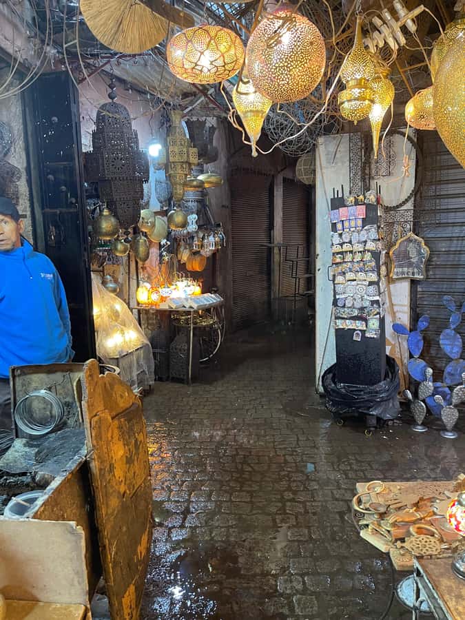 Friend tour guide to Fes Medina private walking tour - Walking the Maze of Fes Medina With a Local Friend
