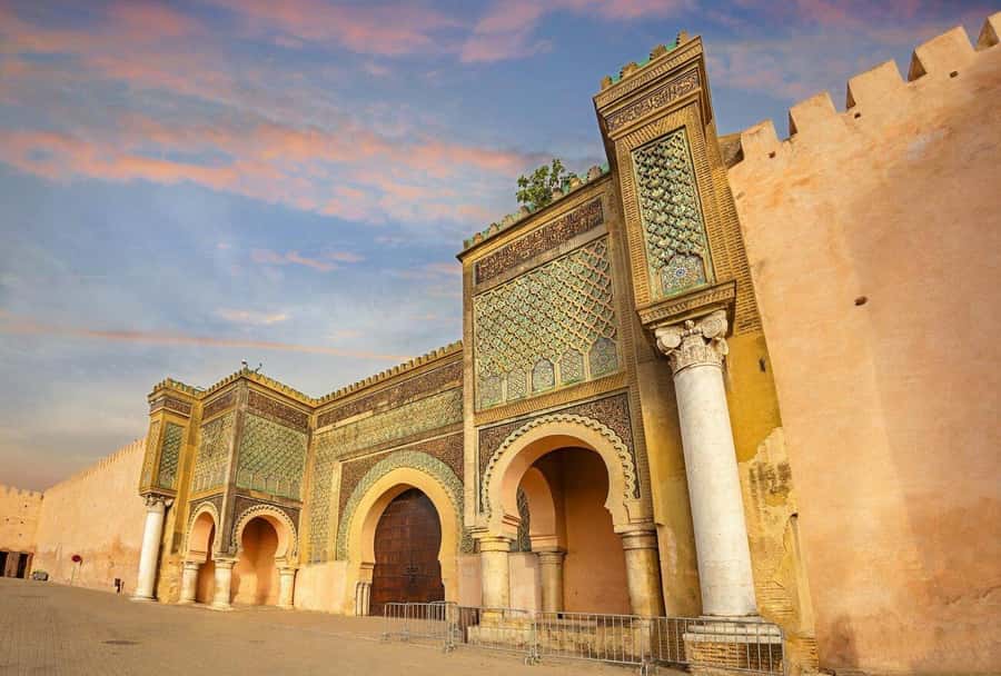 From Fes: Volubilis, Moulay Idriss, & Meknes Full-Day Trip - Volubilis, Moulay Idriss, and Meknes in one 9-hour loop: how to pace it