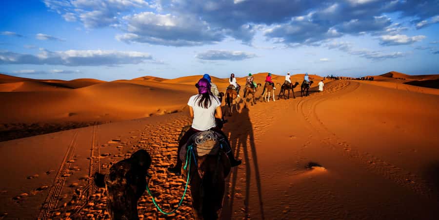 From Fez: 2-Day Marrakech via Merzouga Desert Tour - Dinner under stars and a Berber fire-pit show