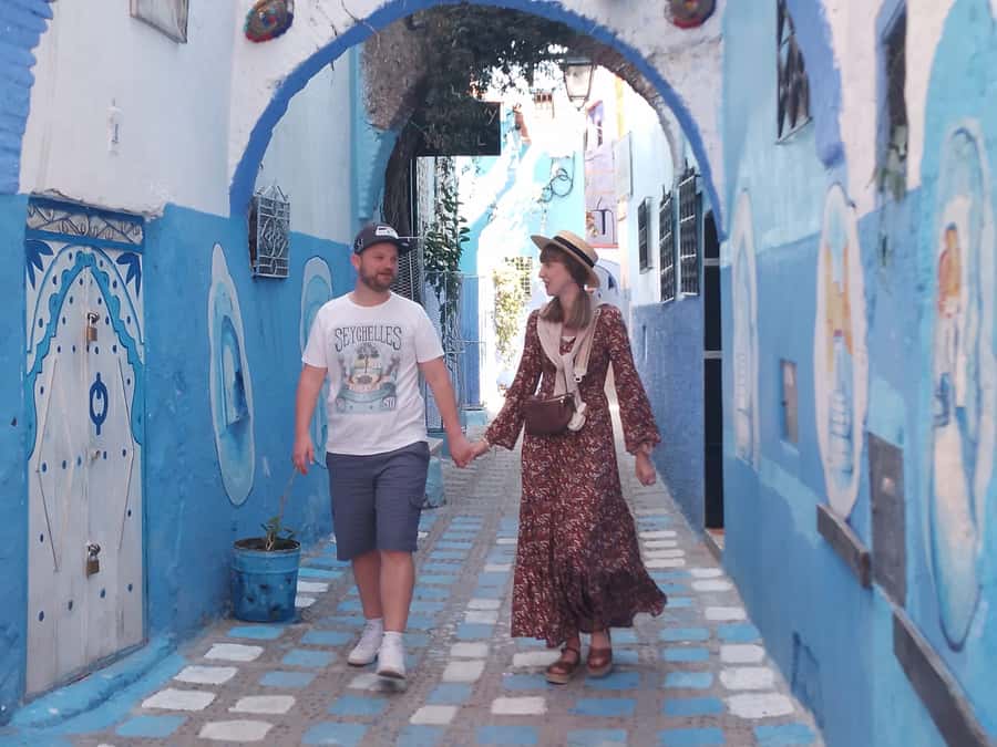 From Fez: Day Tour to the Blue Town of Chefchaouen - Shopping and Moroccan food: what to buy, and how to avoid payment headaches