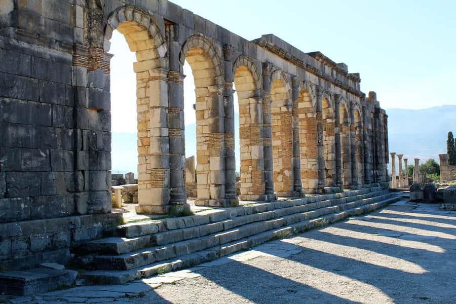 From Fez: Volubilis Moulay Idriss and Meknes Day Trip - Volubilis Roman ruins: what to look for in the first 10 minutes
