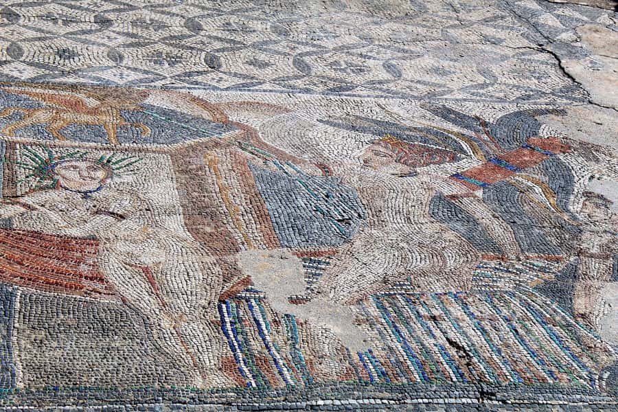 From Fez: Volubilis, Moulay Idriss and Meknes Full Day Tour - Meknes City Tour: Bab Mansour, Moulay Ismail’s Mausoleum, and Medina Doors