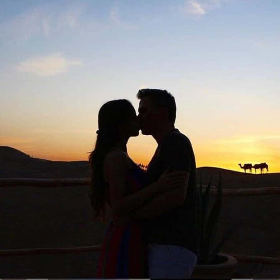 From Marrakech: Agafay Desert Sunset Dinner with Live Show - Berber and Arabian dinner: what you typically eat and what to know