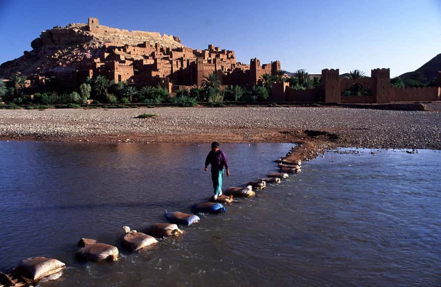 From Marrakech: Ait Benhaddou and Atlas Mountains Day Trip - Arriving at Ait Benhaddou: Kasbah Clay Streets and Movie-Set Recognition