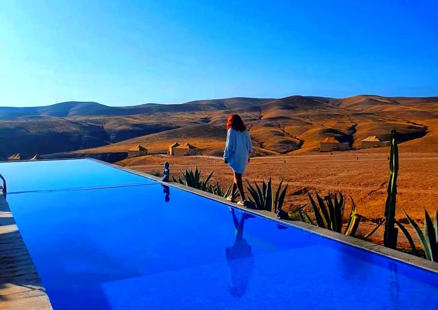 From Marrakech: Dinner show in Agafay Desert & Sunset Quad - Agafay Desert at Dusk: Why This Dinner Show Feels Romantic