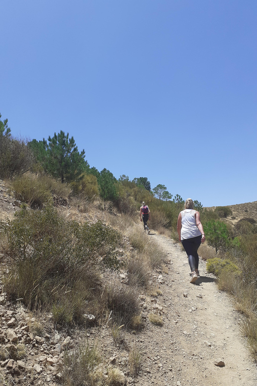 From Marrakech: Trek to Atlas Mountains, Full-Day Trip Lunch - Timing, group size, and what to pack for 8-9 hours