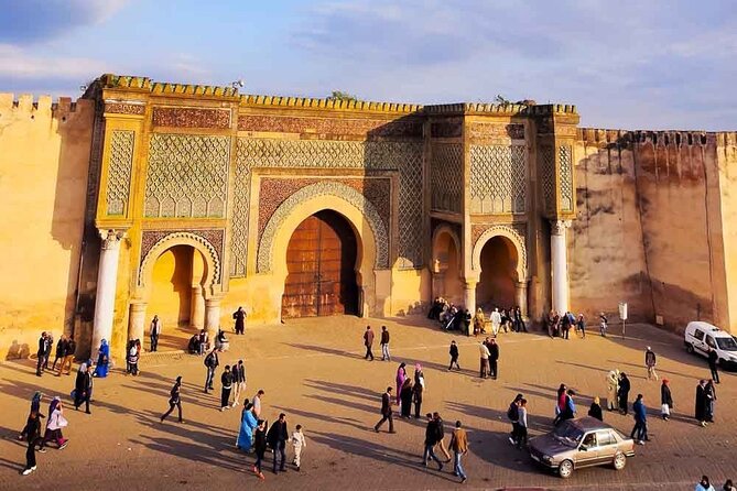 Full-day Historical Meknes Volubilis and Moulay Idriss Tour - Stop 2, Moulay Idriss: narrow streets, quick orientation, and a holy town feel