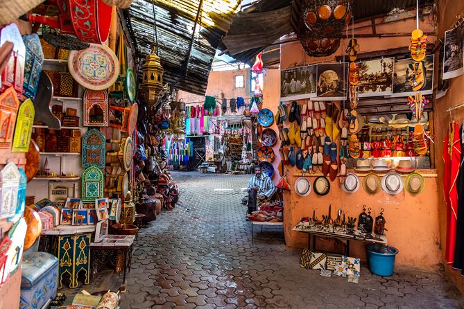 Full Day Marrakesh City Tour including Local Lunch - Tiskiwin Museum And The Saadian Tombs: Culture Stops That Change The Tone Of The Day