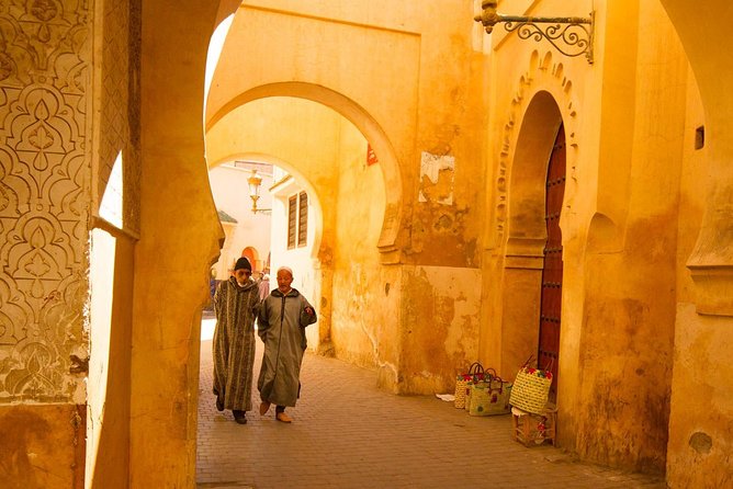 Half-Day Guided City Tour in Marrakech Hidden Medina - Souk Semmarine: shop with help, then actually get deals