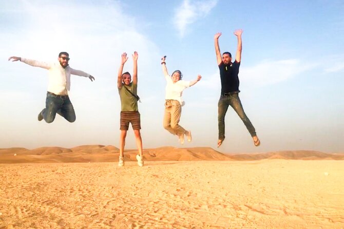 Magical Evening in the Agafay Desert: Dinner, Shows & Adventures - What to wear and bring so you stay comfortable