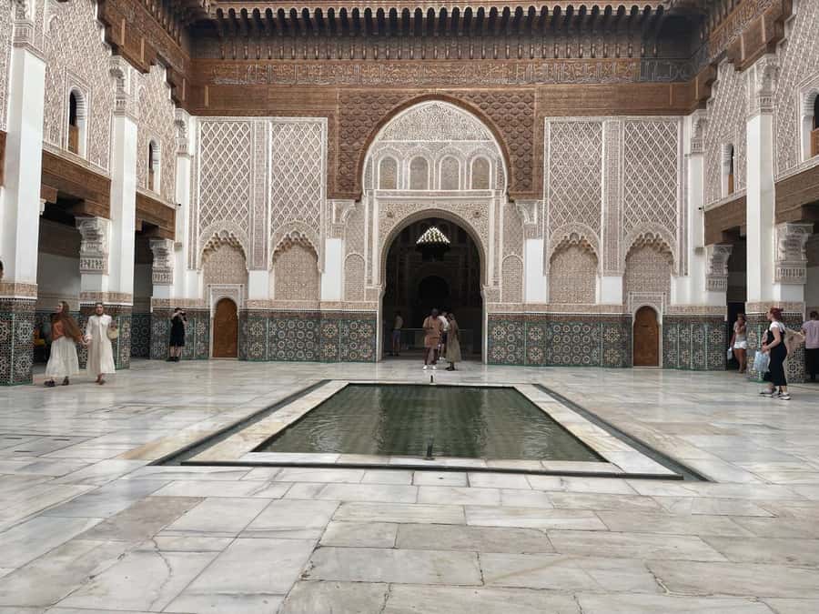 Marrakech: 3-Hour Monuments, Souks & Old Medina Walking Tour - Walking through the Medina quarter: how the tour keeps you oriented