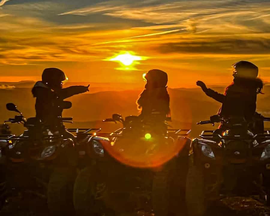 Marrakech: Agafay Desert: Camel ride Quad Bike, Dinner show - Dinner show at a Berber camp: tagine, mint tea, fire