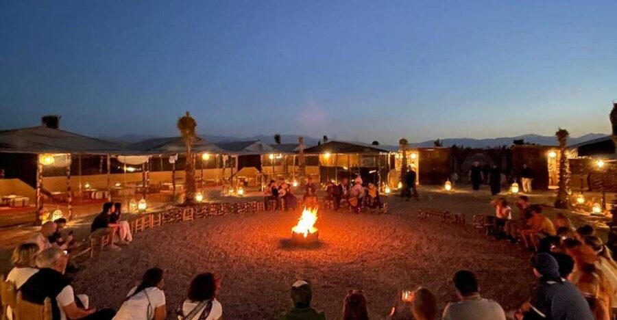 Marrakech: Agafay Desert Quad Biking & Dinner Show - Dinner after sunset: Moroccan food, pacing, and making the most of the wait