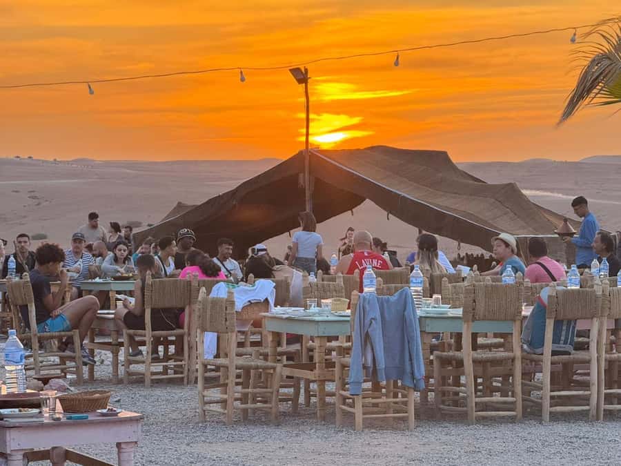 Marrakech: Agafay Desert Quad Biking Tour with Dinner-Show - Live music, campfire chats, and the fire show finale